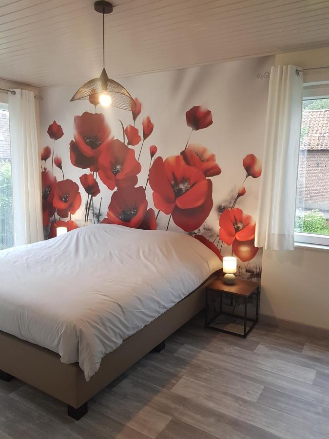 Mary'S Poppies - Bed & Breakfast Blandain Esterno foto