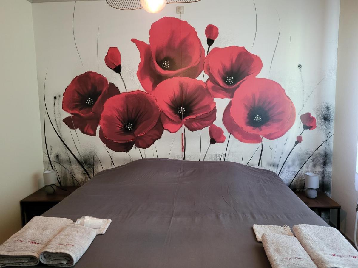 Mary'S Poppies - Bed & Breakfast Blandain Esterno foto